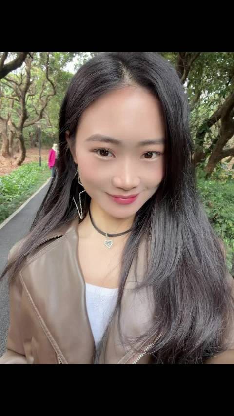 周柏豪说：“一辈子很短，要爱对的人”