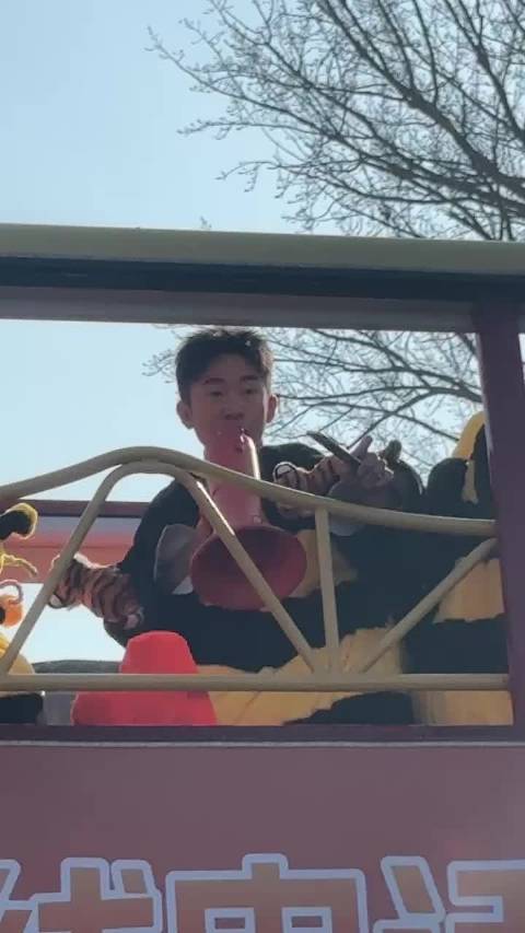 魏大勋徐志胜比心引爆周五晚高疯