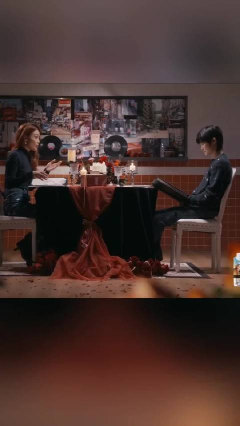 容祖儿问李宇春恋爱经历，牵手拥抱看海引热议