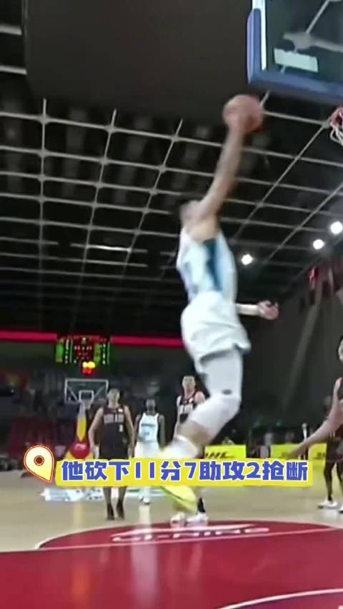 顶薪球员王奕博体现价值