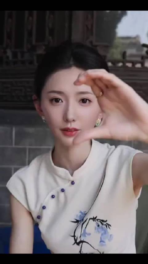 于正官宣张婉莹任新剧女一号，两年前曾因毛概课走红