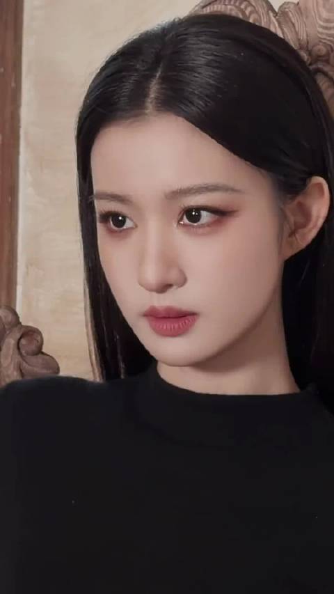 我老公王楚然在怼脸拍这块 恐怖如斯的面部折叠度