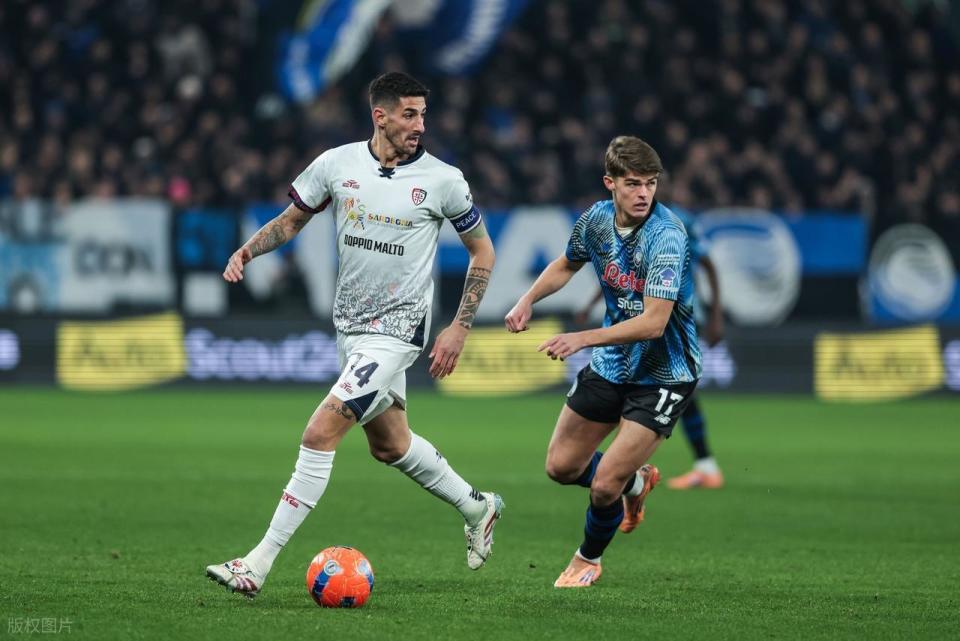2-1,26岁意大利国脚无敌双响炮,率队掀翻卡利亚里,避免意甲2连败