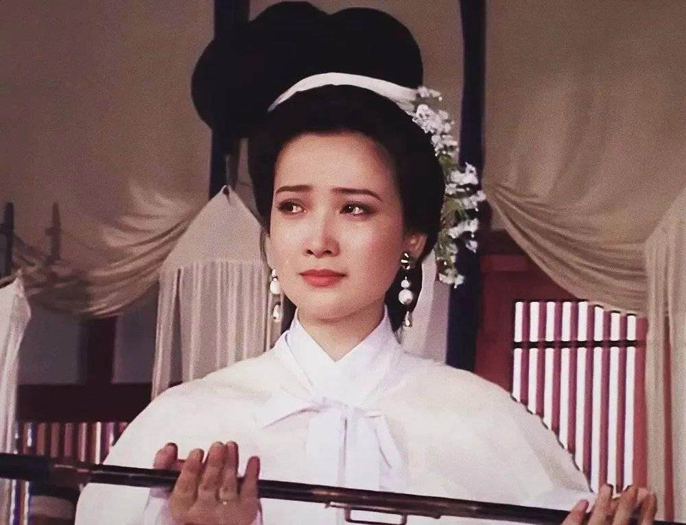 何晴告别式不公开对外吊唁，她曾在确诊癌症治疗后复出