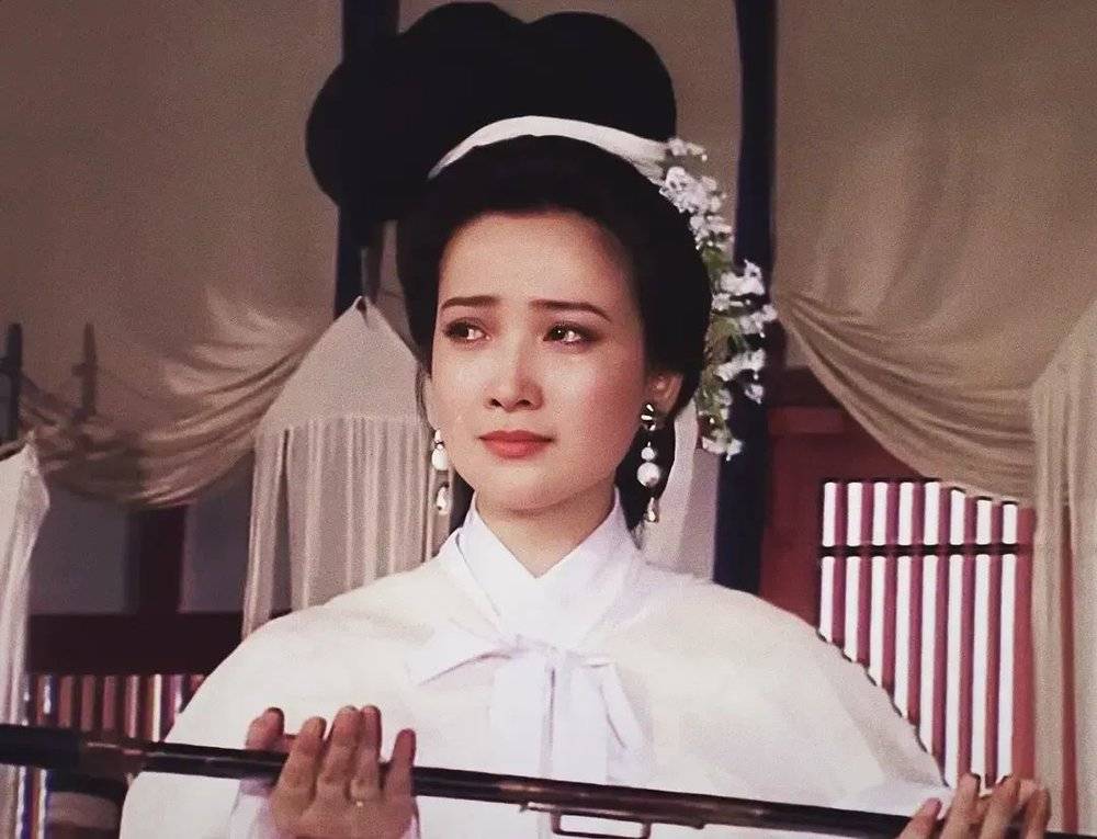 “何晴告别仪式”将以家人送别的形式举行，不公开对外举行吊唁