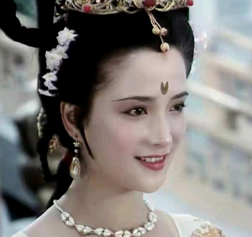 何晴被选中参演《西游记》细节曝光！六小龄童推荐的她，杨洁导演一眼相中