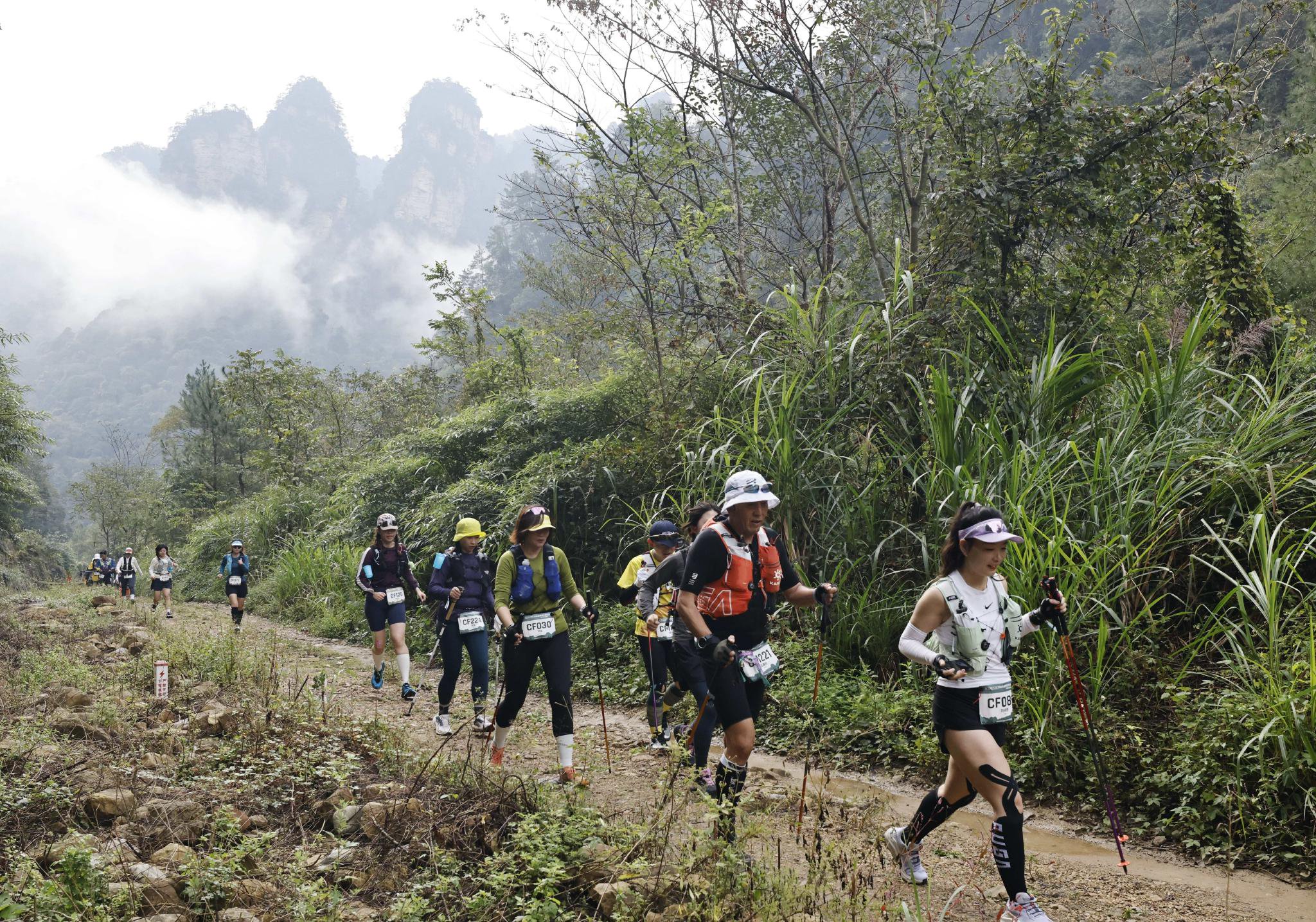 追光 | “跑马”的人都开始“跑山”了，到底怎么入门越野跑？