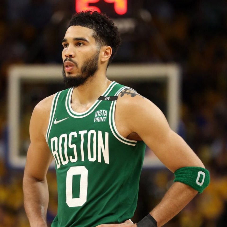 美记：绿军不会因塔图姆乐观仓促做决定，他们拒绝给出任何时间表