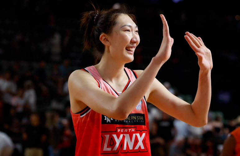 大爆发！韩旭28+13+4帽创多项新高 大胜联赛第一加盟3战全胜