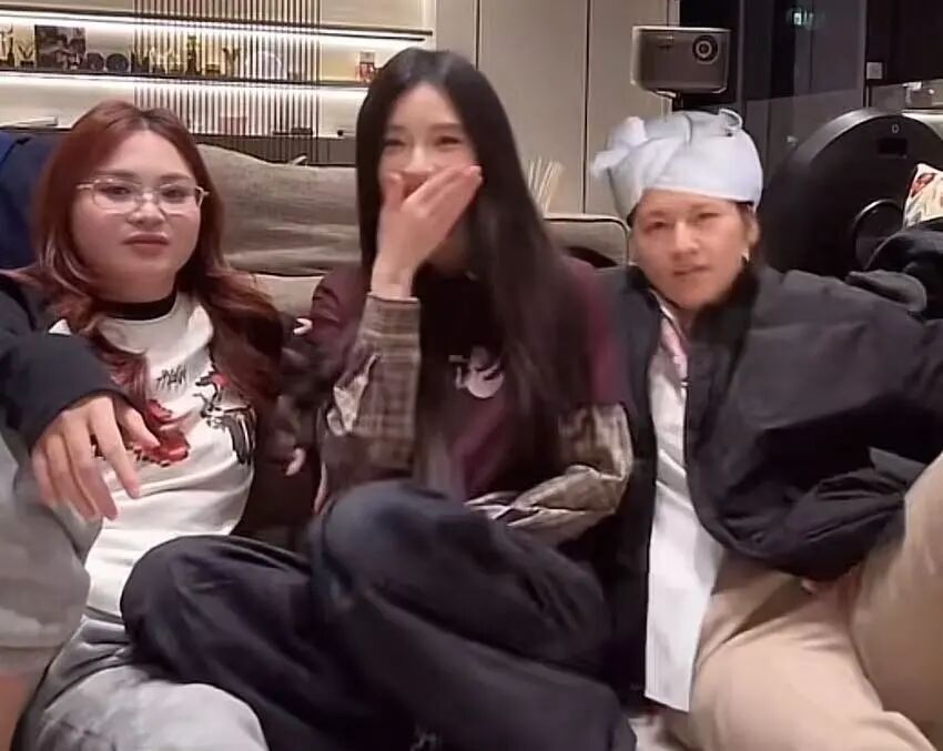 搞笑女的归宿是美女