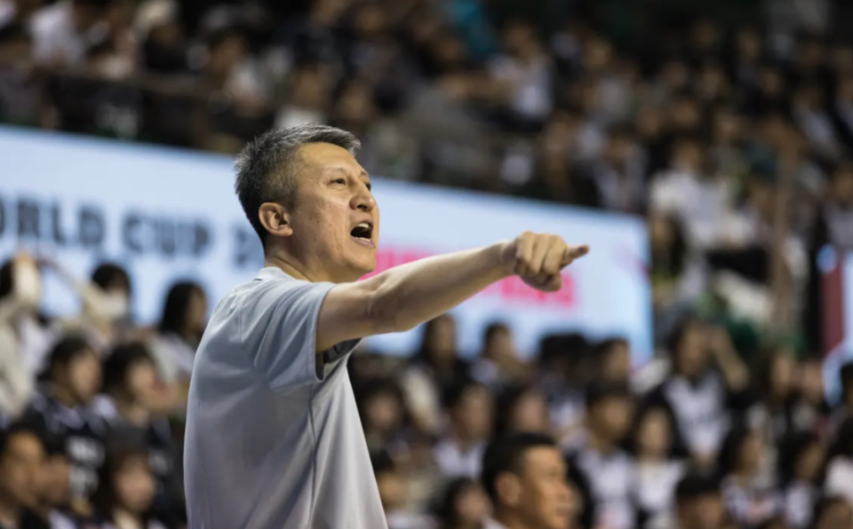 媒体人：郭士强把国家队带成这样 是在砸所有篮球人的饭碗