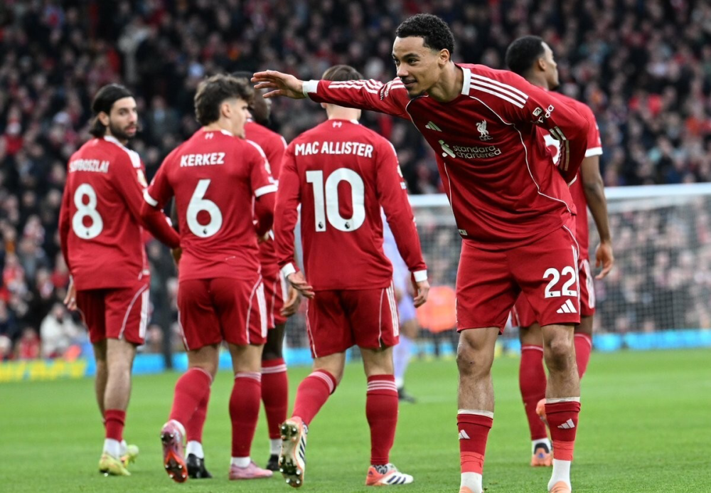 英超：利物浦2-0布莱顿 4轮不败升第6 新援双响 萨拉赫解禁献助攻