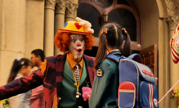 小丑和女孩是最好的朋友