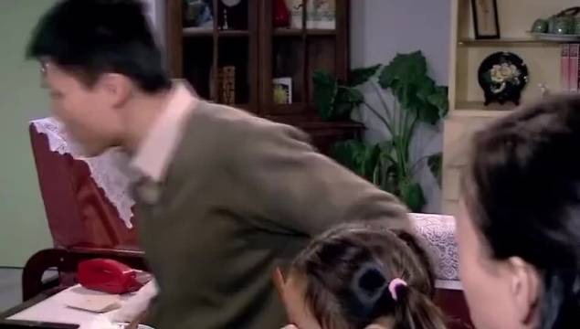 金婚：燕妮和老公吃着饭吵起来了