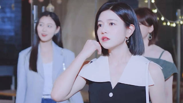 李雾偷偷买戒指，准备向岑矜求婚，姐姐却还想谈恋爱！ 李雾向岑矜求婚