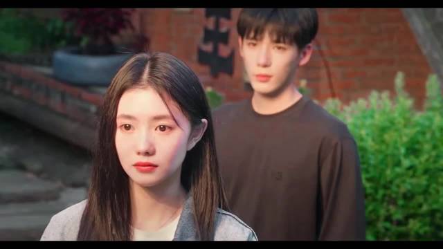 其实我也看出你有些不舍 你说我分手太坚决却没看到我的眼泪 刘浩存｜王安宇