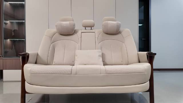 日产推出零压云毯大沙发，百万级舒适搬进客厅