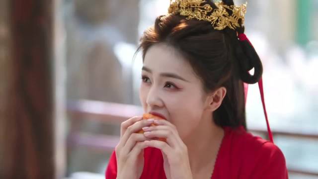 白鹿合约将满十年，于正力捧赵晴引争议