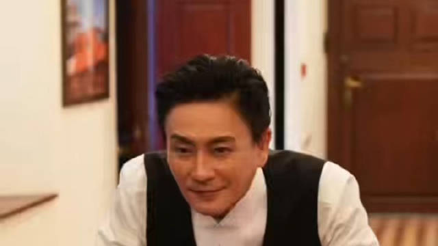 黄宗泽45岁生日获同款蛋糕，朱茵蔡少芬庆生唱粤语歌