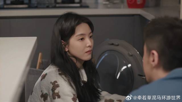 《凡人歌》 章若楠温柔洗衣服，点亮男友的生活，笑得像傻小孩！