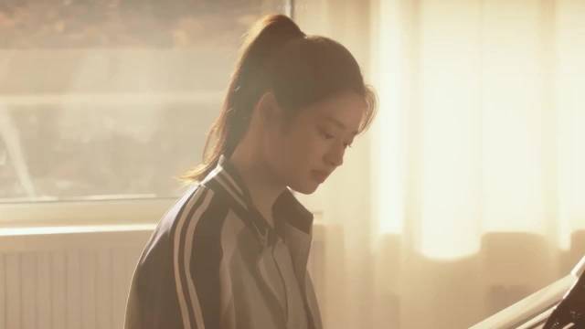 徐若晗李昀锐新剧告白片段曝光，钓系小白花引心动