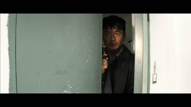 百米高空殊死追捕！《烈日灼心》这段戏，当年让观众窒息到捂眼！