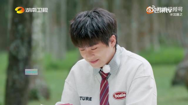 武艺坦言见偶像阿sa有不配得感，称其一直很优秀