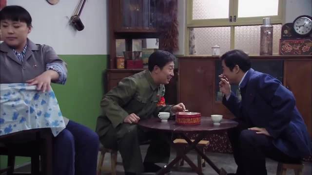 金婚：大庄虚张声势训老婆，反被怼到没话说，眨着小眼无能狂怒