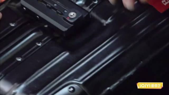 何赛飞行李箱锁死暴力拆解,赵柯淳邵子恒有爱互动