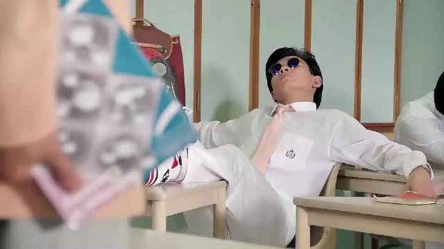 这时候郑伊健真的帅