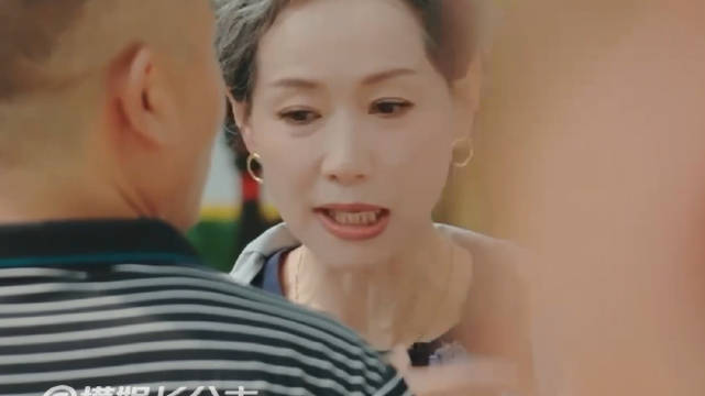 何赛飞刘嘉玲宁静叶童现身重庆相亲角