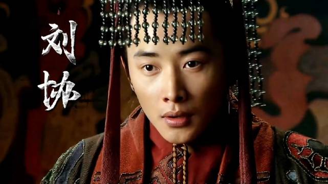 曹操携刘备返许昌反助其获皇叔之位