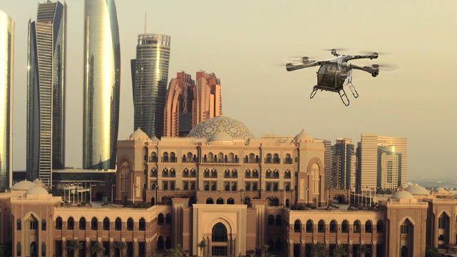 汇天飞行汽车海外首发落地阿联酋，阿布扎比酋长皇宫完成飞行