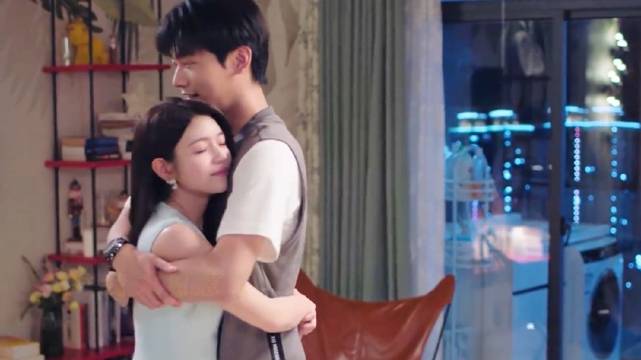 李雾岑矜恋爱甜蜜时刻不离