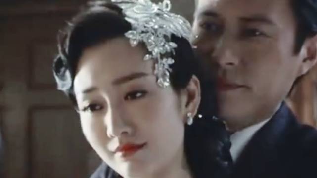 靳东王鸥《伪装者》肢体接触频繁引关注