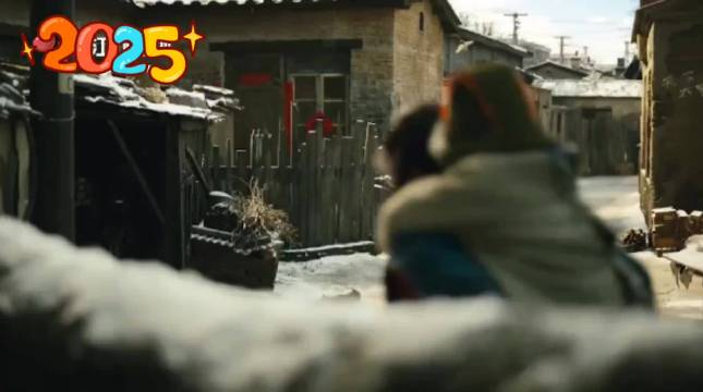 人世间：女人在雪地里背着自己的孩子，放弃了自己的爱情