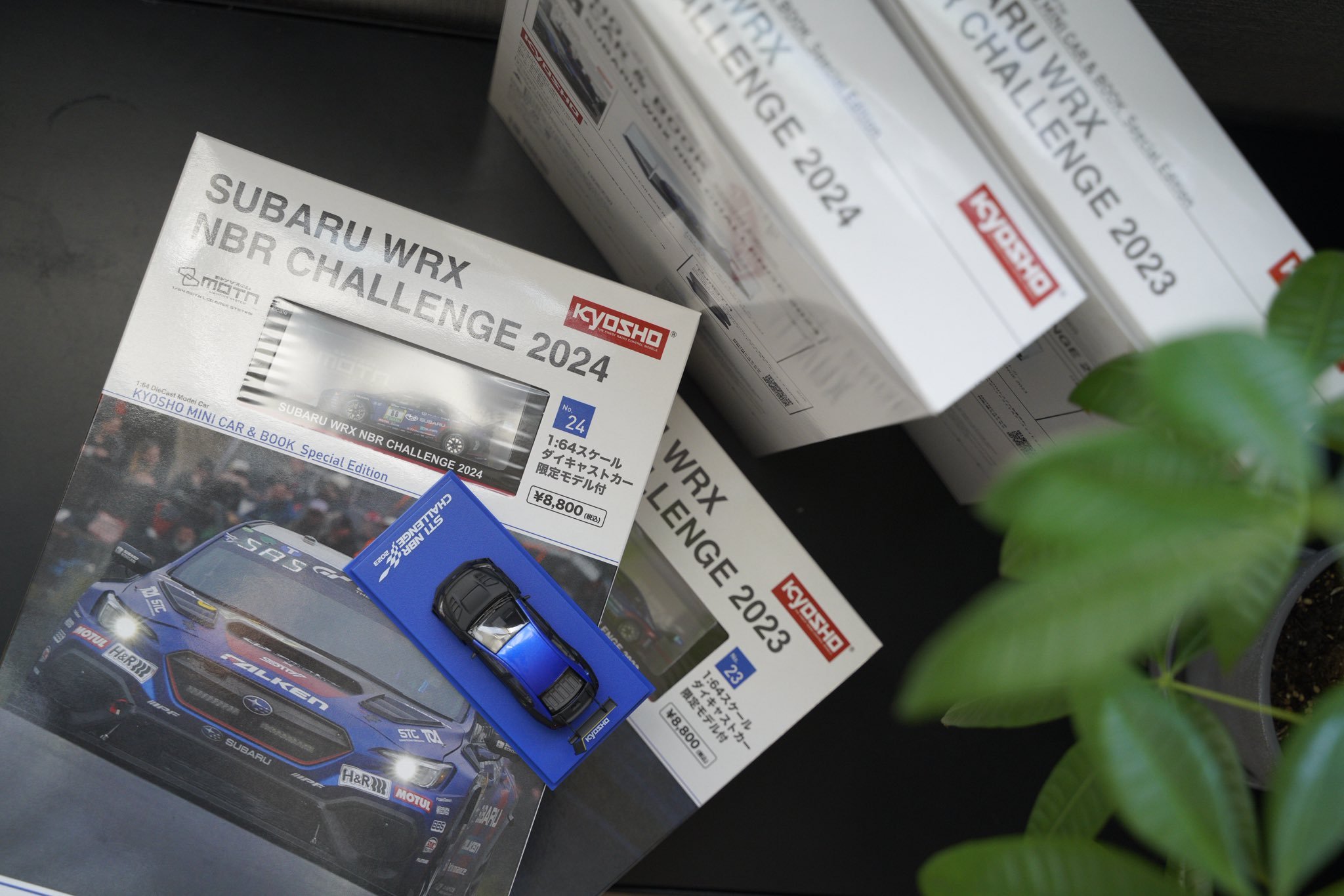 视频：京商推出斯巴鲁WRX车模杂志套装，12月19日日本发售