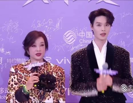 刘晓庆柯淳亮相尖叫之夜，宁静刘嘉玲等缺席引猜测