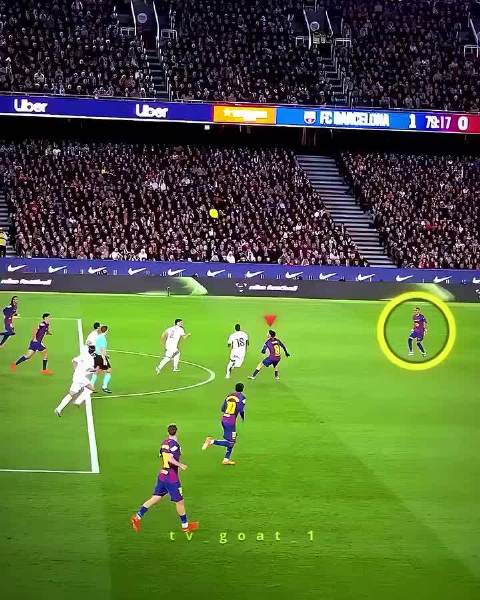 拉菲尼亚看到佩德里过人时的反应