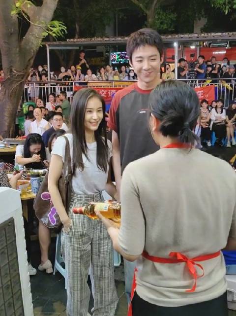 王子文坦言已三年未恋爱