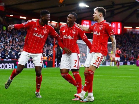 奥多伊梅开二度帮森林队在英超联赛中击败令人失望托特纳姆热刺队