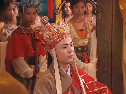 女王陛下，我的手被划了一道口子