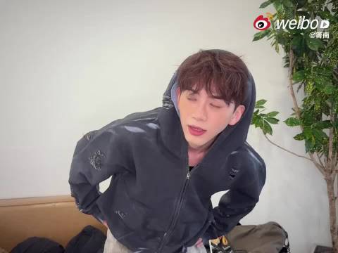 费启鸣综艺剧集反差转场引热议