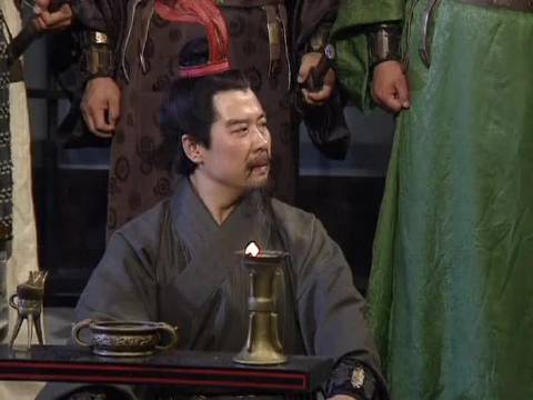 陶府君三让徐州，玄德公坚辞不受彰显仁义