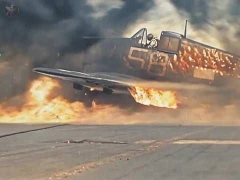 太平洋战争末期日军组建神风特攻队实施自杀攻击