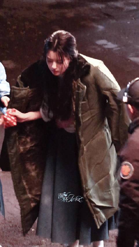 xrh｜徐若晗玉簟秋 赋予角色生命的背后 你走的每一步都算数