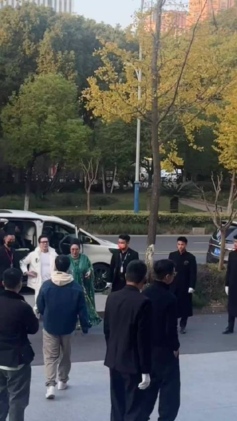 向华强夫妇财产规划曝光，珠宝房产将直接留给孙辈与郭碧婷