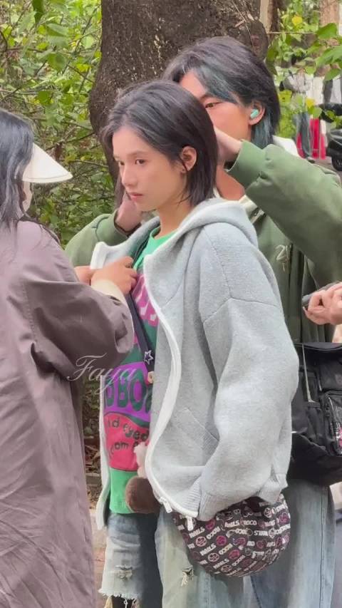 张婧仪短发造型引争议，妆造团队公开致歉