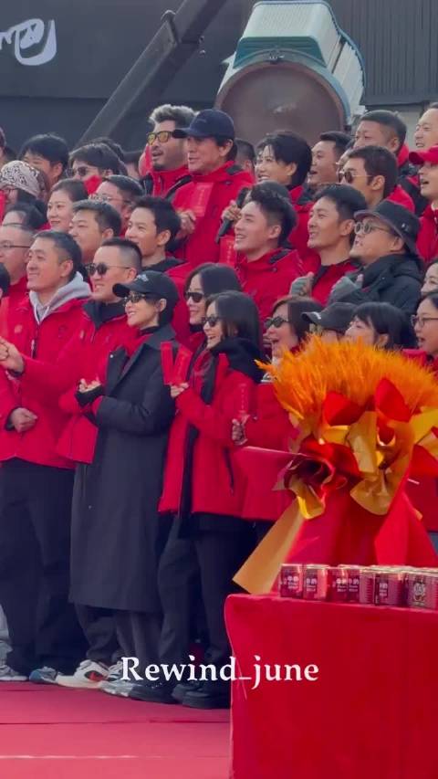 《狂花》开机宋茜王珞丹王子文秦天宇同框