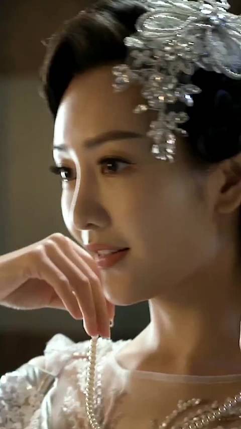 确定把王鸥女儿正面照发出来好吗？还是看看伪装者里的汪曼春吧